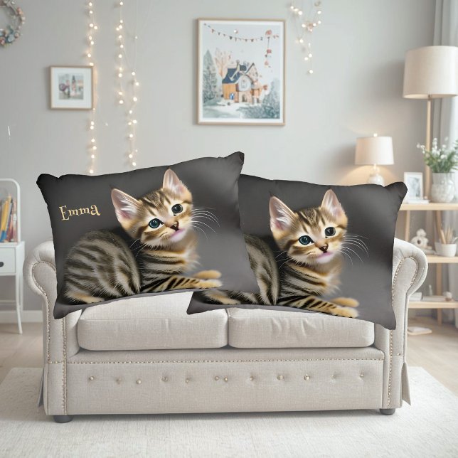 Cojín Decorativo Gatito de tabby suave, personalizable (Subido por el creador)