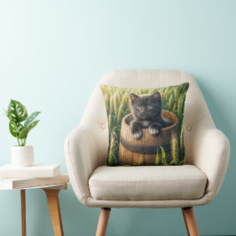 Cojín Decorativo Gatito lindo en un barril de madera