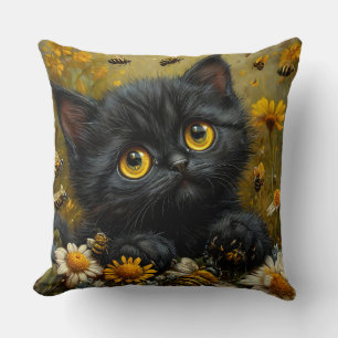 Cojín Decorativo Gatito negro adorable entre flores