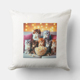 Cojín Decorativo Gatitos disfrutan comiendo palomitas de maíz