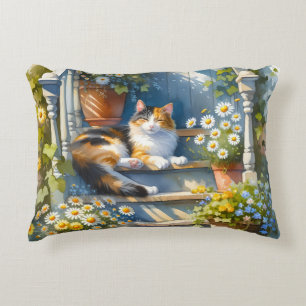 Cojín Decorativo Gato Calico en Pórtico Floral Cottagecore