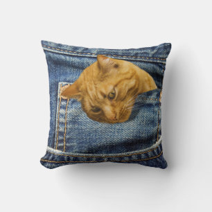 Cojín Decorativo Gato lindo en jeans ilusión graciosa de bolsillo