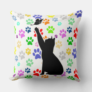 Cojín Decorativo Gato Lindo Persiguiendo una Mariposa en un Patrón