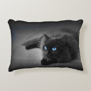 Cojín Decorativo Gato Negro con Ojos Azules Impactantes – Acento Fe