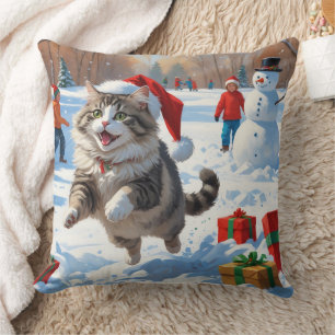 Cojín Decorativo Gato Siberiano Corriendo en la Nieve con Sombrero 