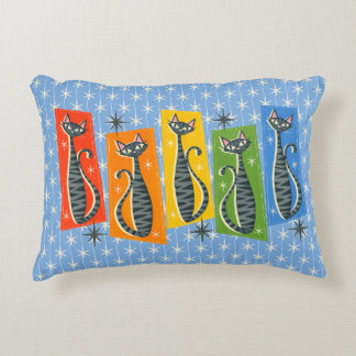 Cojín Decorativo Gato Tabby Arcoíris Atómico Retro LGBTQ+