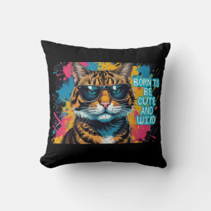 Cojín Decorativo Gato tigrado rebelde con gafas y estilo urbano