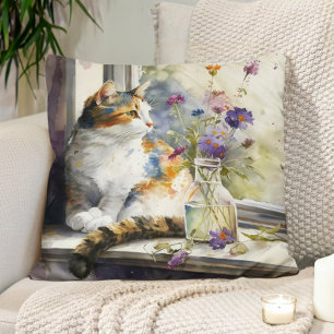 Cojín Decorativo Gato Tricolor Flores Purpura Ventana Luz del Sol