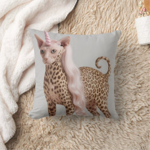 Cojín Decorativo Gato Unicornio Leopardo Glam en Tacones de Pelaje