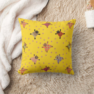Cojín Decorativo Gatos Bien Vestidos Haciendo Huellas de Patas en l