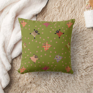 Cojín Decorativo Gatos bien vestidos haciendo pinturas en la hierba