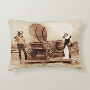 Cojín Decorativo Gatos del Viejo Oeste con Carro Cubierto