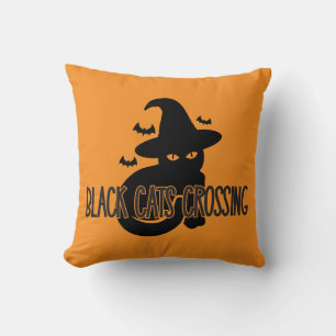 Cojín Decorativo Gatos negros cruzando con Halloween felino
