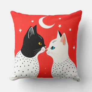 Cojín Decorativo Gatos negros y blancos bajo una luna creciente
