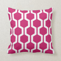 Cojín decorativo geométrico en rojo fucsia