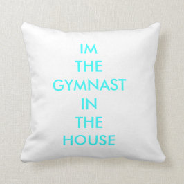 COJÍN DECORATIVO GIMNASTA EN LA CASA