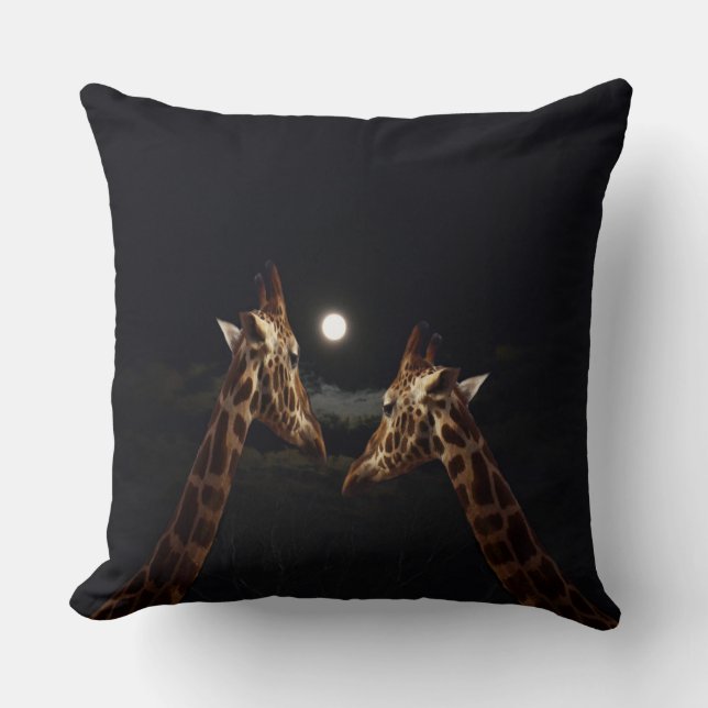 Cojín Decorativo Giraffe Love In The Moonlight, (Anverso)