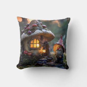 Cojín Decorativo Gnome y una casa de hongos, diseño de fantasía