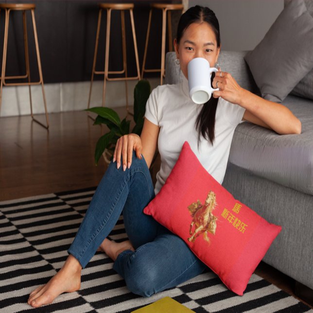 Cojín Decorativo Gold Horse Chinese New Year 2026 Throw Pillow (Subido por el creador)