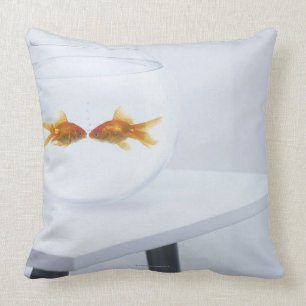 Cojín Decorativo Goldfish que se besa en fishbowl