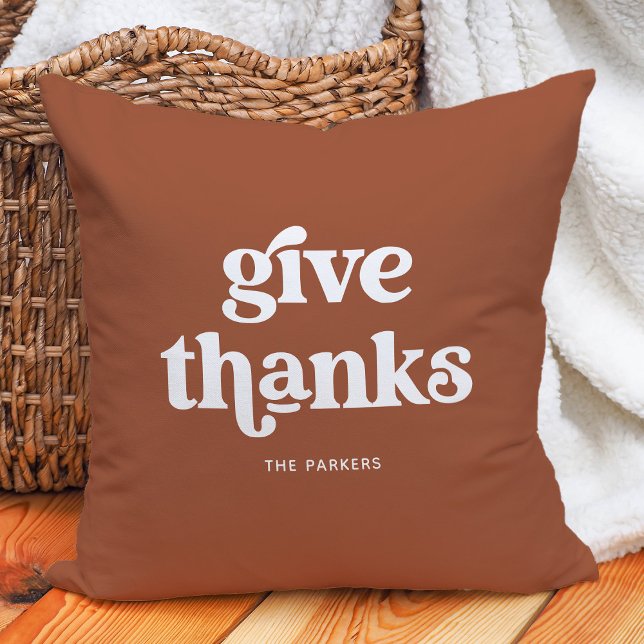 Cojín Decorativo Gracias | Boho Retro Terracotta (A retro and boho Thanksgiving pillow in terracotta and white)