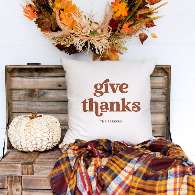 Cojín Decorativo Gracias | Boho Retro White y Terracotta (A retro and boho Thanksgiving pillow in terracotta and white)