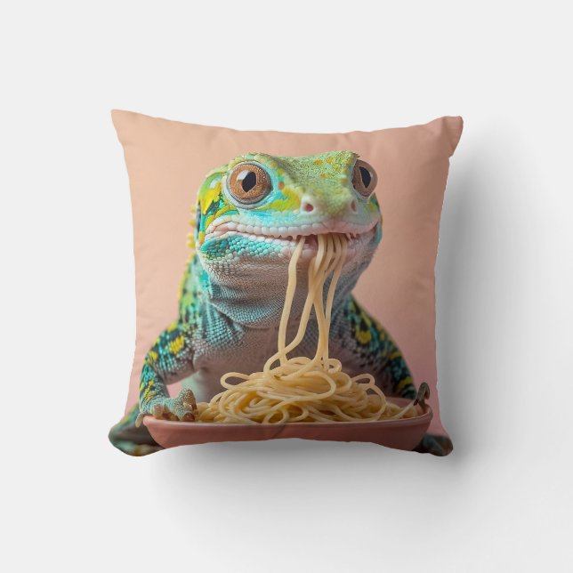 Cojín Decorativo Gracioso Gecko comiendo Spaghetti (Anverso)