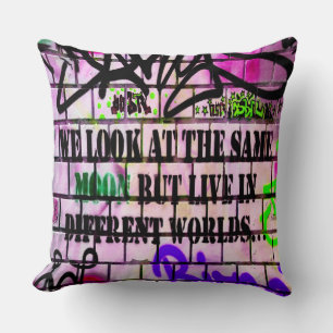 Cojín Decorativo Graffiti colorido de la misma luna de diferentes m