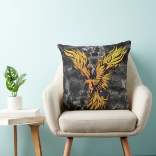 Cojín Decorativo Gráfico de Ave Fénix Dorada Voladora