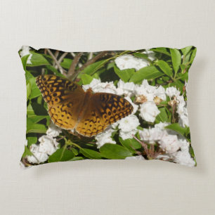 Cojín Decorativo Gran Fritillary Manchada en Laurel de Montaña