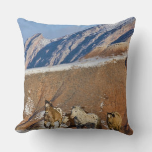 Cojín Decorativo Grandes montañas Horn, Caballos corriendo