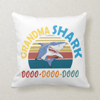 Cojín Decorativo Grandma Shark doo dooo dooo