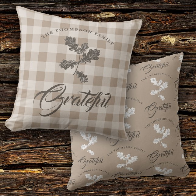 Cojín Decorativo Gratitud De Otoño Nombre Familia Taupe Plaid (Autumn Fall Gratitude Family Name Taupe Plaid )