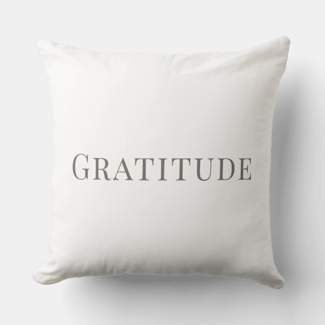Cojín Decorativo Gratitude – Minimal Typography Design (Anverso)