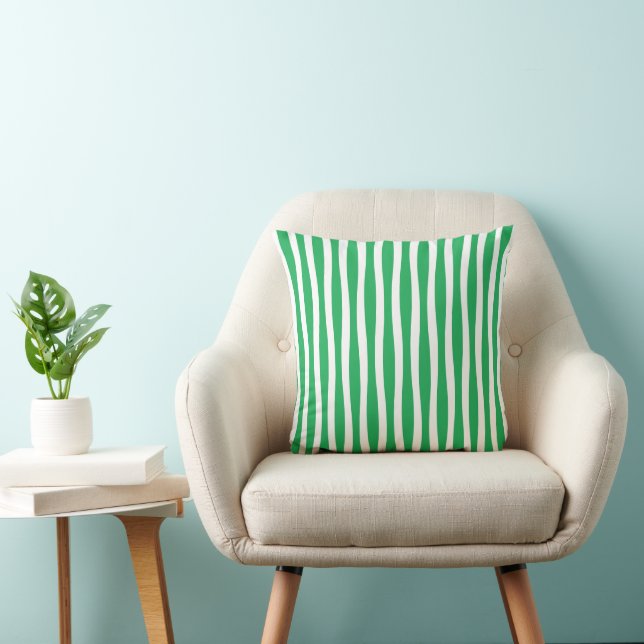 Cojín Decorativo Green and White Wavy Stripe Throw Pillow (Silla)