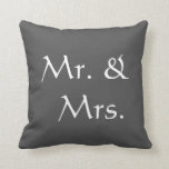 Cojín Decorativo Gris oscuro rústico de Sr. y de señora Wedding el<br><div class="desc">Gris oscuro rústico elegante,  de Sr. y de señora moderno Turquoise,  escritura,  casando la almohada.</div>