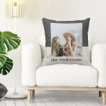 Cojín Decorativo Gris y beige modernos | Foto | Nombre de familia<br><div class="desc">Gris y beige modernos | Foto | Nombre de familia</div>