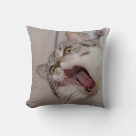 Cojín Decorativo Gritando a British Shorthair