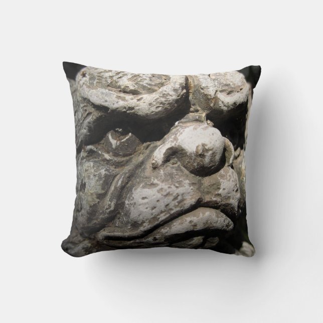 Cojín Decorativo Grumpy Gargoyle Pillow (Anverso)