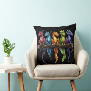 Cojín Decorativo Grupo de arcoíris de dragones bebés sobre negro
