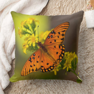 Cojín Decorativo Gulf Fritillary aka Mariposa de la Pasión en Vara 