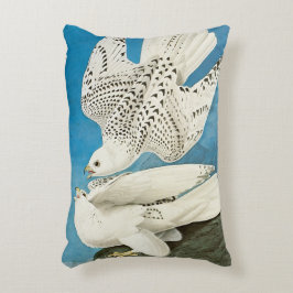 Cojín Decorativo Gyrfalcons, alias Gerfalconos, por John James Audu