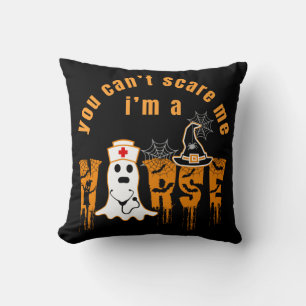 COJÍN DECORATIVO HALLOWEEN NO PUEDES ASUSTARME SOY UNA ENFERMERA