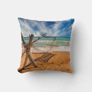 Cojín Decorativo Hamaca en un complejo playero tropical