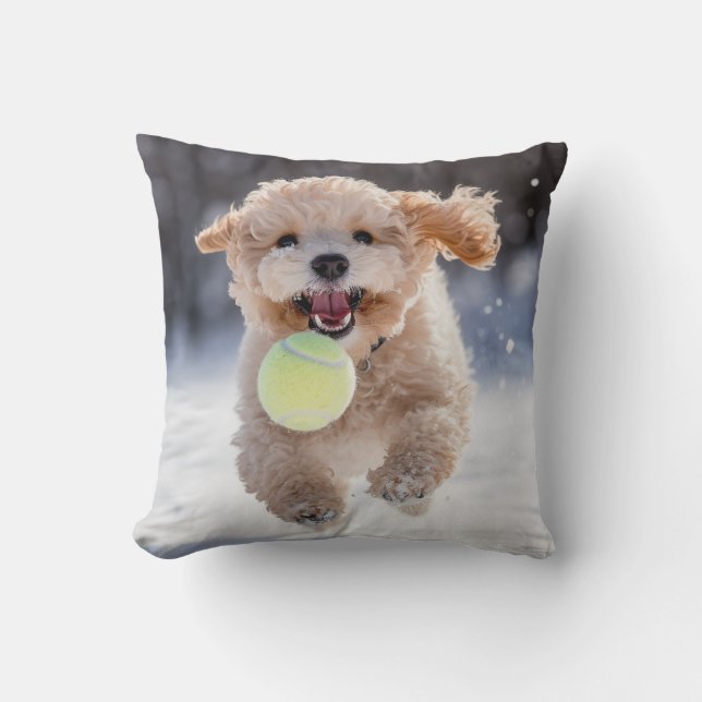 Cojín Decorativo 🐕 Happy Cream Poodle Puppy Tenis Pilaf (Anverso)