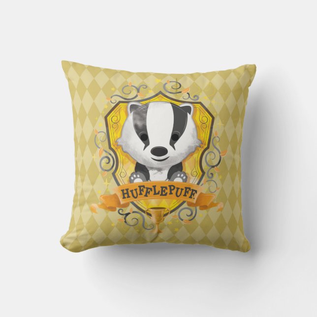 Cojín Decorativo Harry Potter | Encantador Escudo HUFFLEPUFF™ (Anverso)