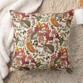 Cojín Decorativo Hedgehogs and autumn forest flora on ivory