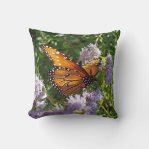Cojín Decorativo Hermosa mariposa monarca Naranja con flores