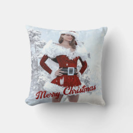 Cojín Decorativo Hermosa mujer Navidad por la nieve de invierno