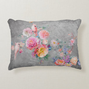 Cojín Decorativo Hermosas flores multicolores y pájaros en el cóncr